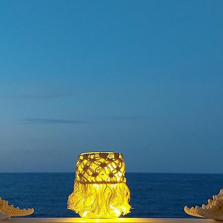 Amazing Beachfront Apartment In Hersonissos 外观 照片